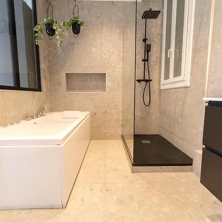 Loft Climatise - Proche De La - Jacuzzi - Centre