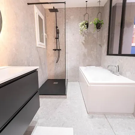 Loft Climatise - Proche De La - Jacuzzi - Centre