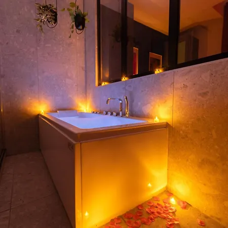 Centre - Loft - Balneo 1 דירה *
